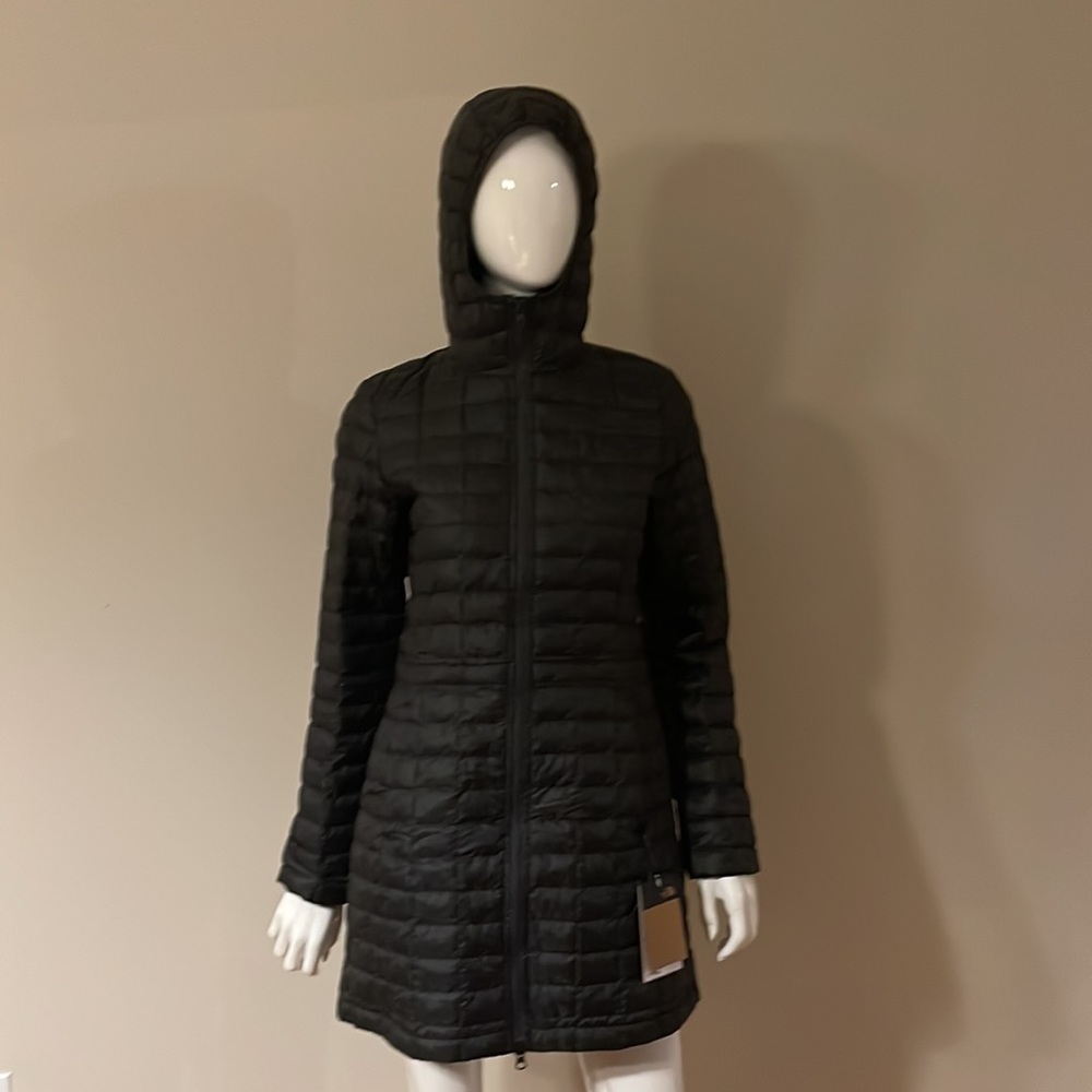 The North Face Women's Eco Thermoball Parka 2, Medium - Picture 4 of 17